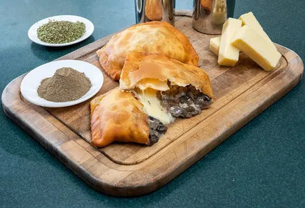 EMPANADAS QUESO/ACEITUNAS   6 UNIDADES - FRITAS CONGELADAS