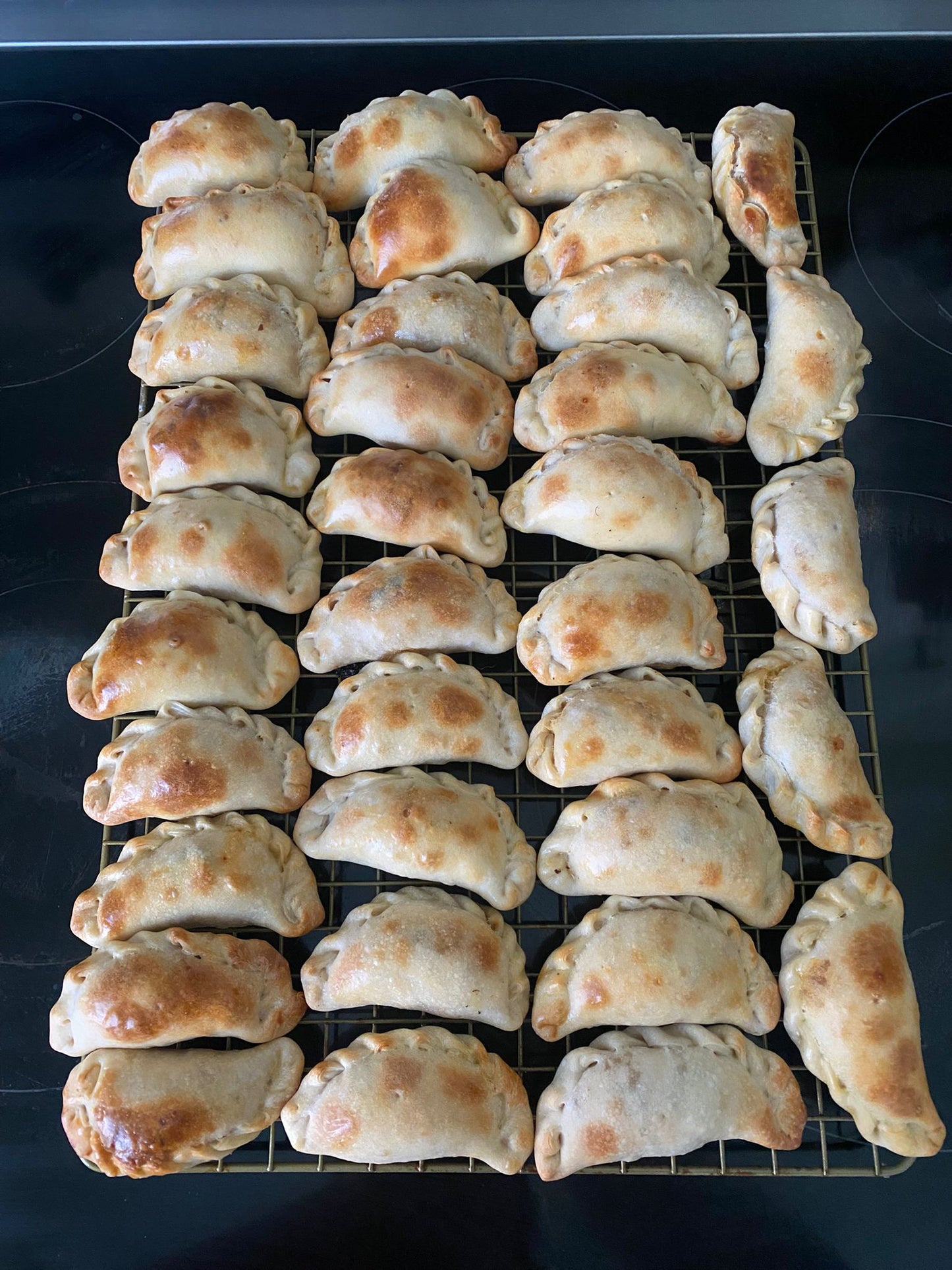 EMPANADA PINO COCTEL 50 UNIDADES - HORNEADAS Y CONGELADAS